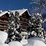 Hotel Residence מלון 3*