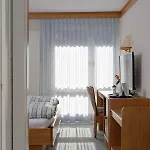 Hotel Residence מלון גרינדלוולד